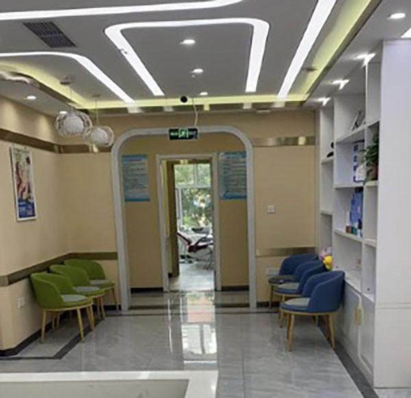 山东青岛和协雅美口腔门诊部（湘潭路店）价格表：