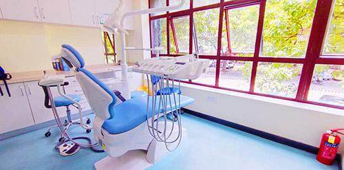 广州雅齐乐口腔诊所预约挂号方式：