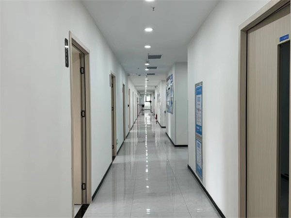 三、西宁中诺口腔医院贴心服务：从洗牙到智齿科普的全方面关怀