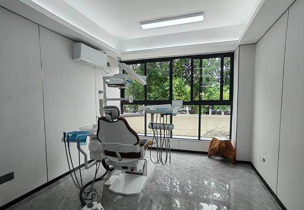 三亚德川口腔门诊部价格表：