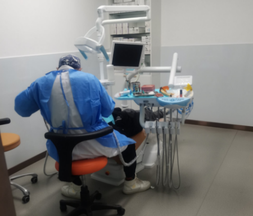 南京江北连乔口腔门诊部地址电话及营业时间：