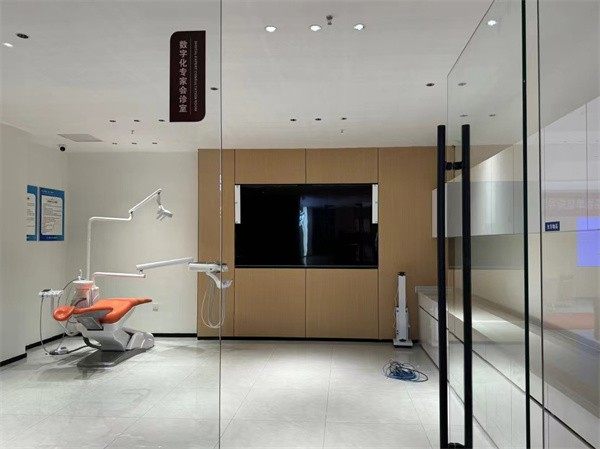 3. 口腔领域：找“罗锦”相关口腔机构，这些资质细节不能漏